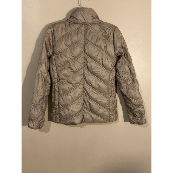Michael Kors Womens Packable Down Fill Jacket Small Beige Puffer Chevron No Hood - Picture 2 of 16